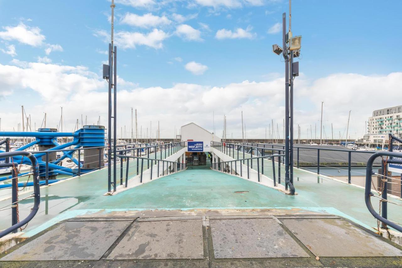 On The Water With Free Parking - By My Getaways Apartment Brighton Exterior photo